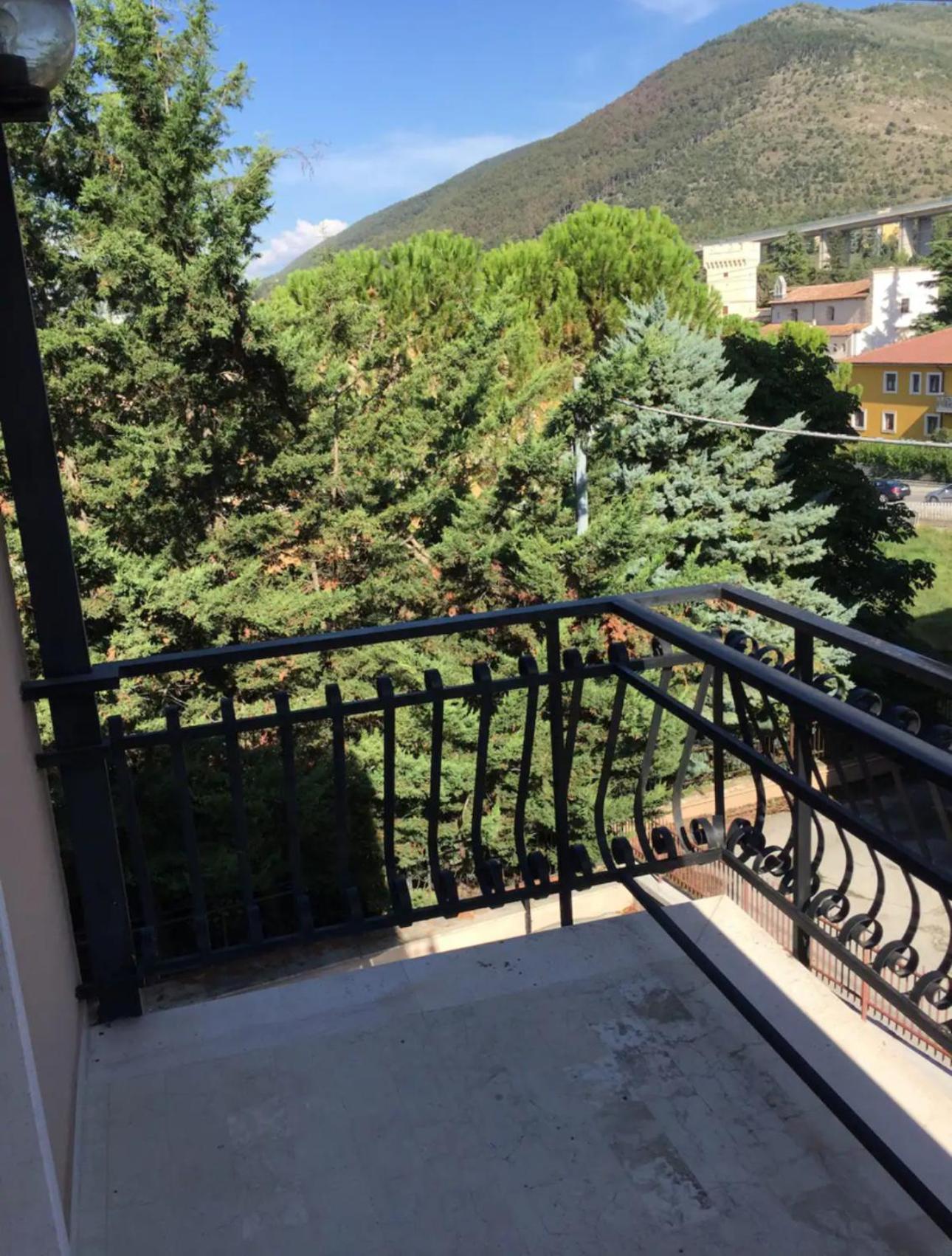 Monte Camicia - Cozy Home In City Center-Spacious-Free Parking ลาควิลา ภายนอก รูปภาพ